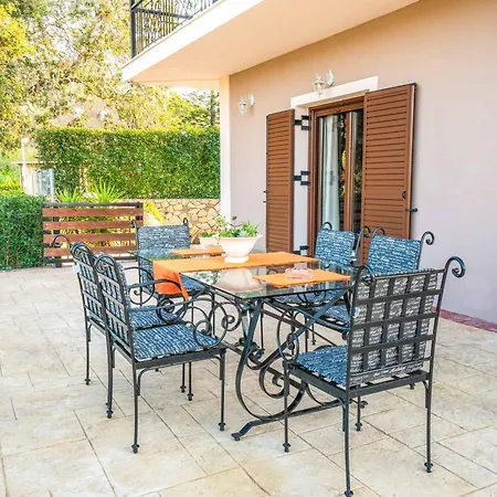 Maggie Alonia Villa